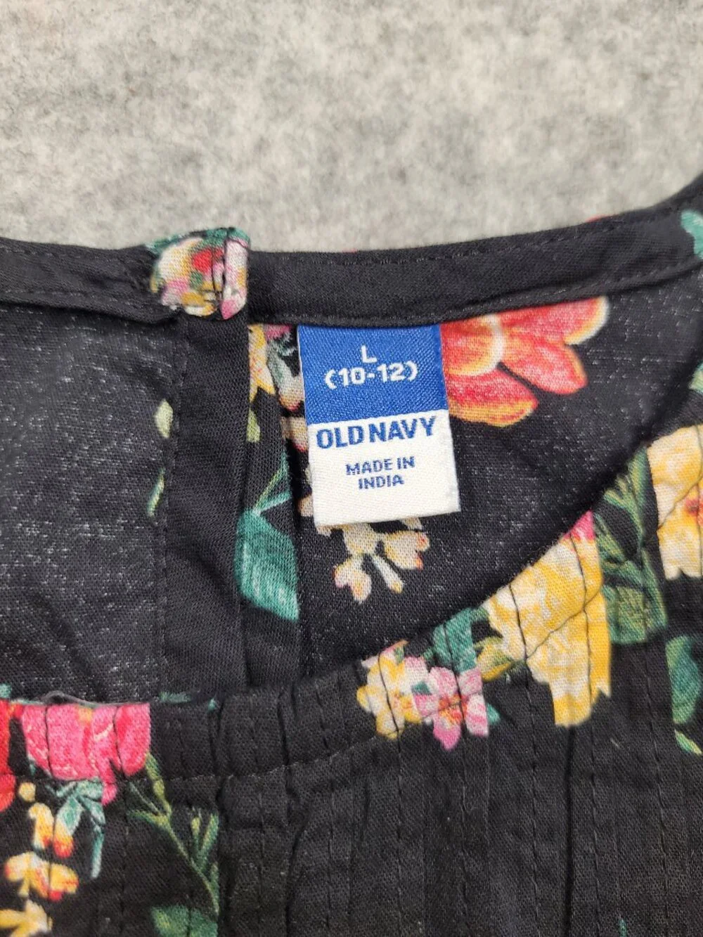 Old Navy girls shirt